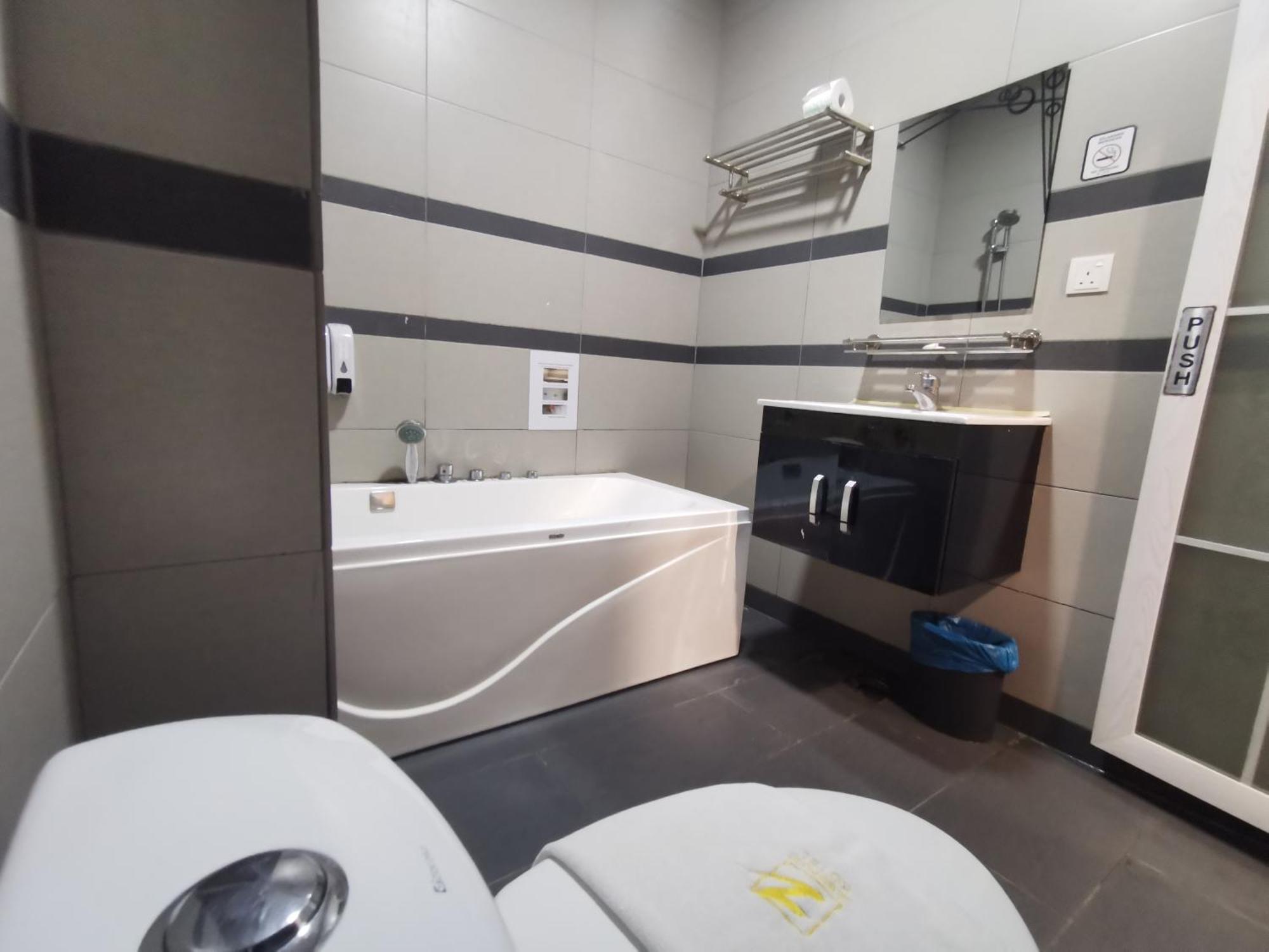 Zenz Hotel Kulai Εξωτερικό φωτογραφία